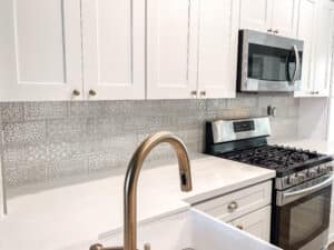 Projects 31 White kitchen modern backsplash design in Nashville