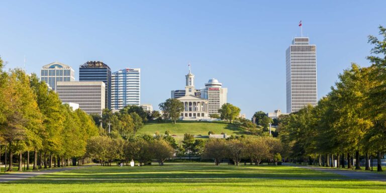 nashville bicentennial capitol mall state park park with a grassy hill with buildings in the background
